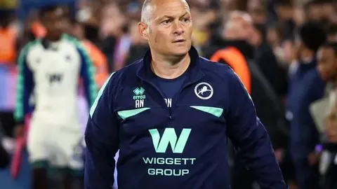 库里狂砍52分：巨星闪耀，竞技盛宴启幕